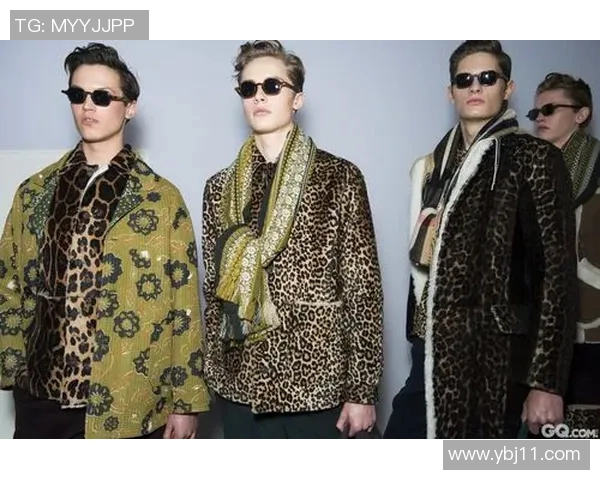 足球明星冬季时尚大揭秘穿搭大衣展现独特魅力与个性风格